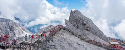 ​玉龙雪山海拔多少米